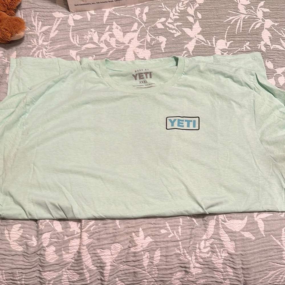Men's Yeti T-Shirt
